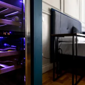 Blue Luxury Πανσιόν