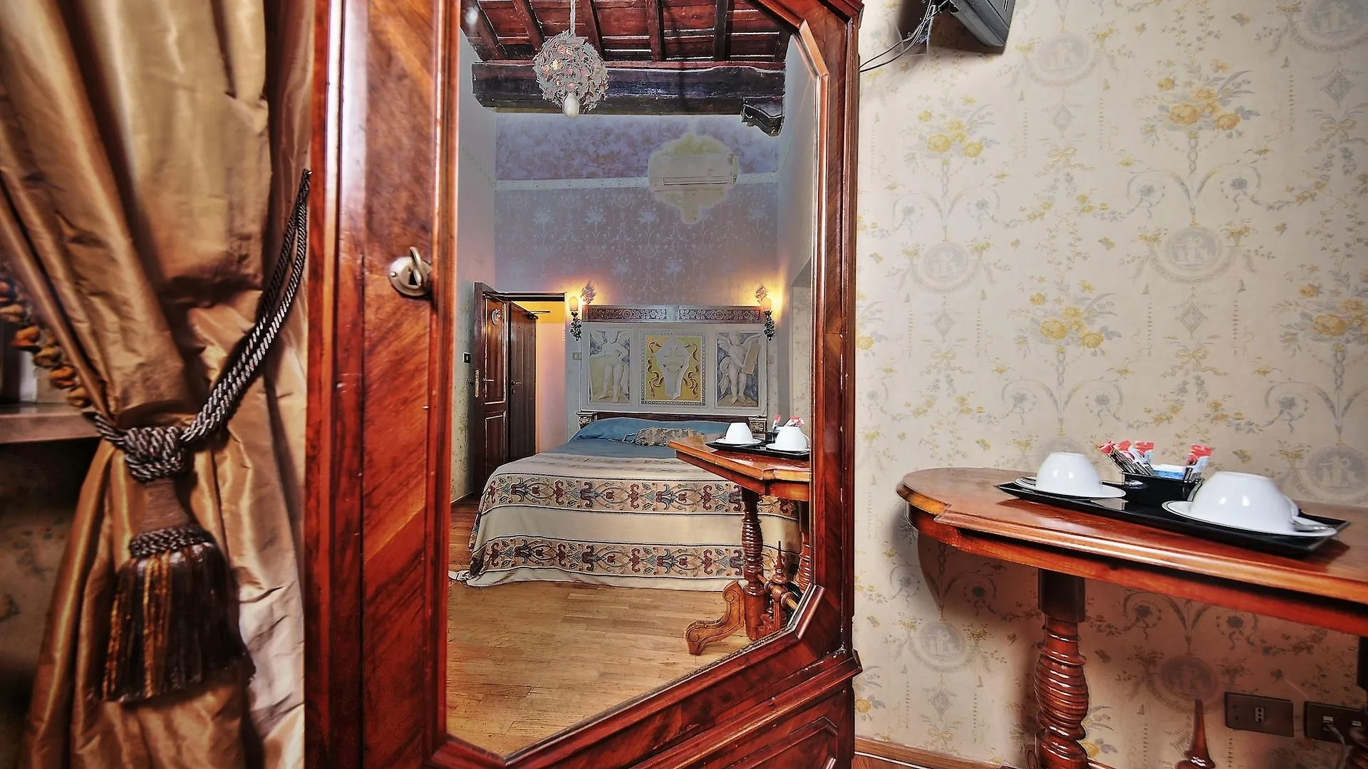 **  Antica Dimora Dell'Orso Bed & Breakfast Rome Italy